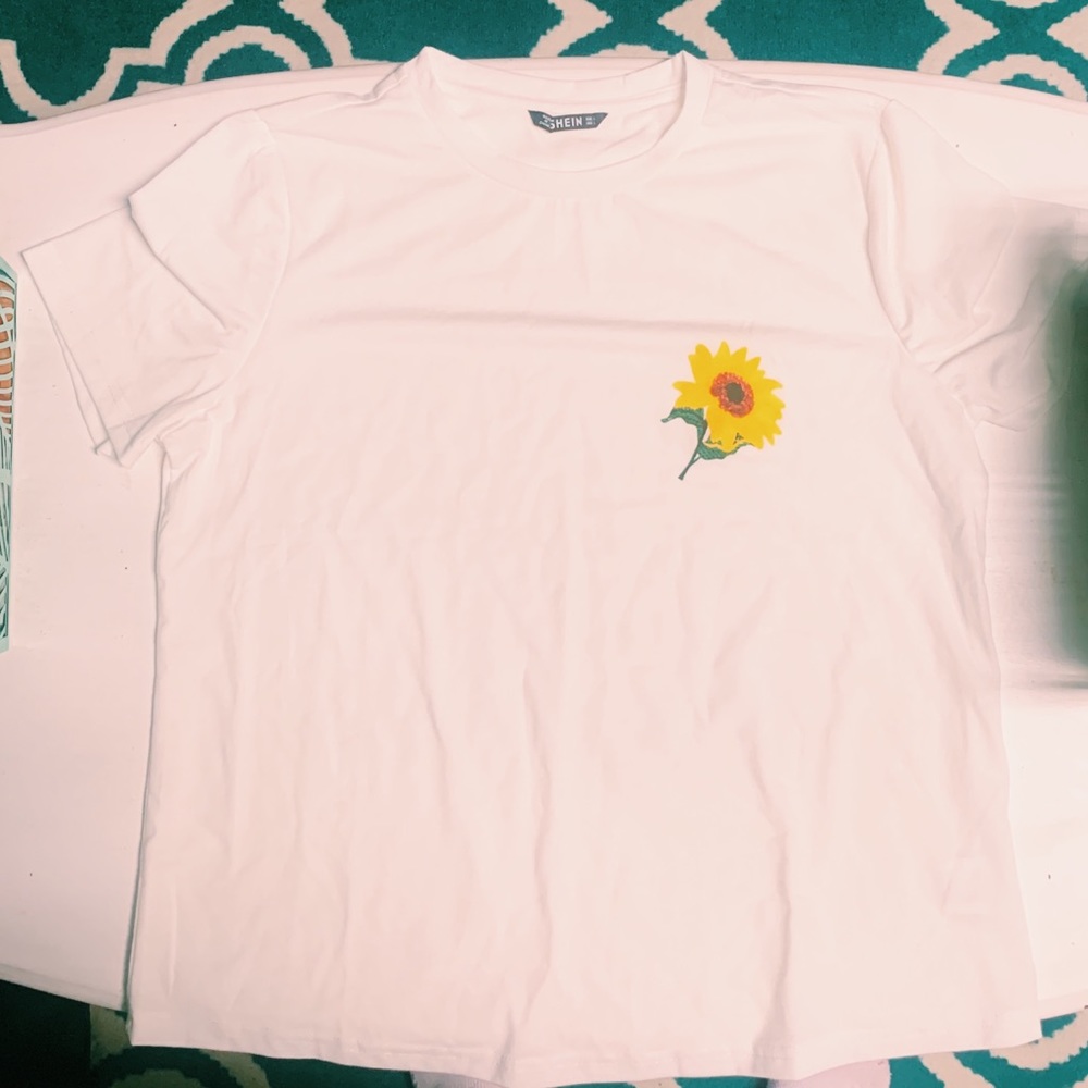 White t-shirt